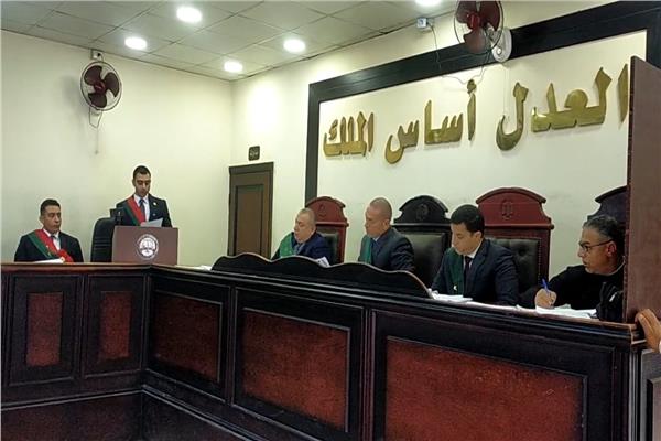 هيئة المحكمة أثناء نظر الجلسة