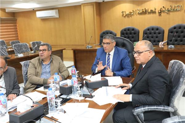 محافظ الجيزة يعقد أولى لقاءاته الأسبوعية 