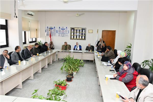 جامعة القناة تستعرض إنجازاتها المجتمعية 
