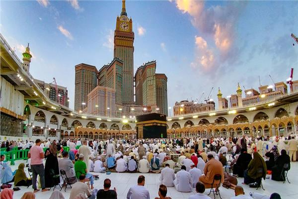 تعرف على الفرق بين العمره والحج| التوقيت والمناسك