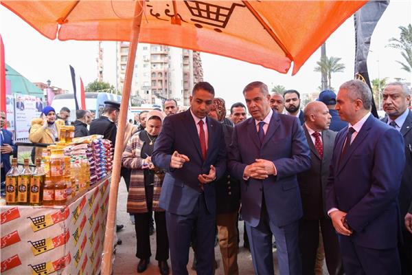 بتخفيضات 30%: محافظ الإسكندرية يفتتح  معرض «أهلا رمضان»