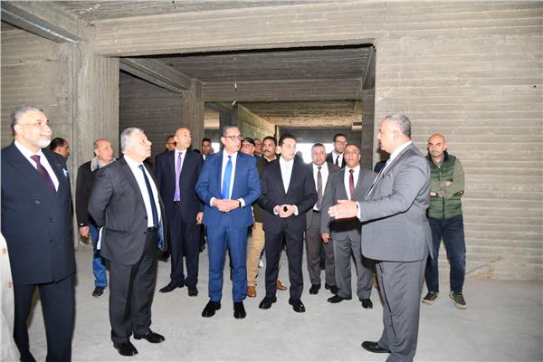 محافظ الفيوم يتفقد المجمع الصناعي بهوارة المقطع