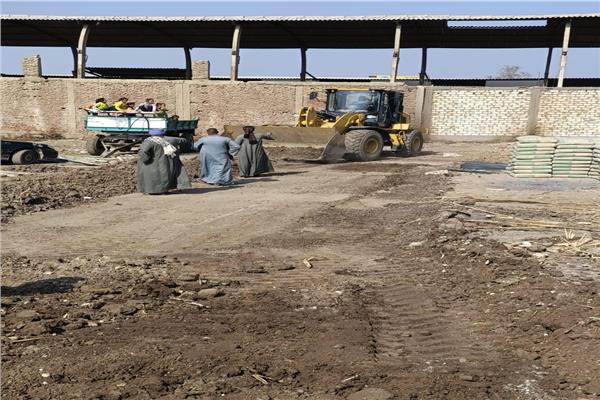 محافظ أسيوط يوجه بإستمرار حملات إزالة مخالفات البناء في المهد