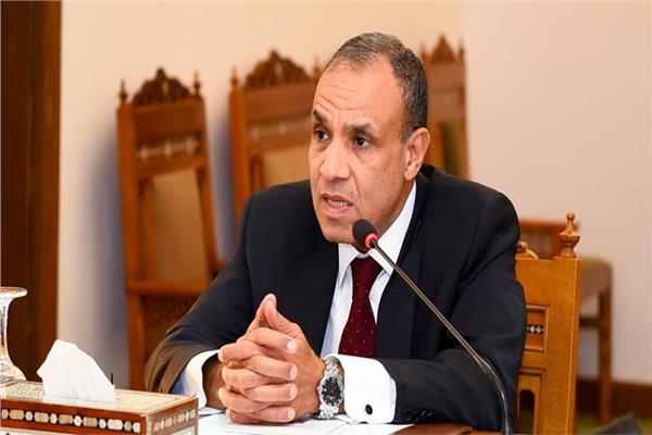  الدكتور بدر عبدالعاطي