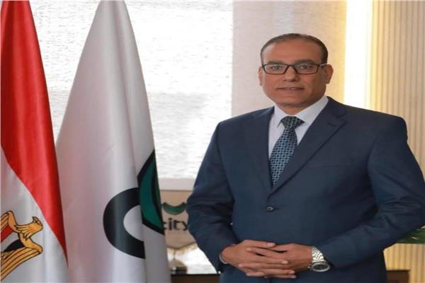 الدكتور مصطفى عزام