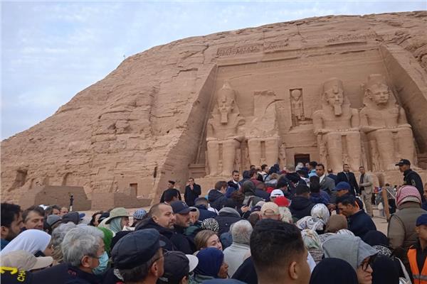 غياب شمس أبوسمبل بسبب تقلبات حالة الطقس