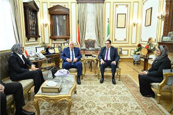 بروتوكول تعاون بين جامعة القاهرة ومحافظة الوادي الجديد 