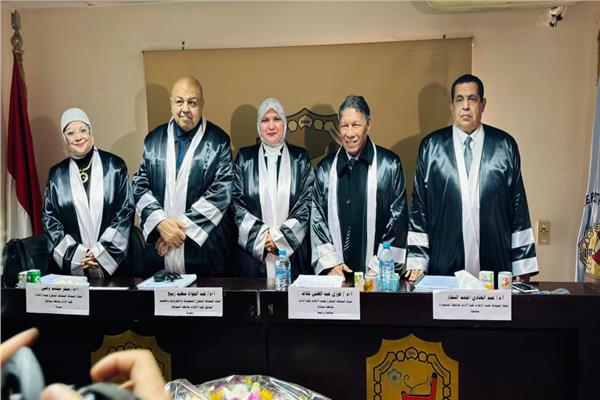 جانب من مناقشة رسالة الدكتوراه للصحفية نيفين مصطفى 