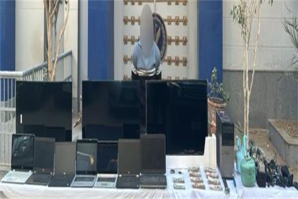 سقوط 6 عاطلين بينهم سيدة لارتكابهم جرائم سرقة بمحافظة القاهرة/ صور