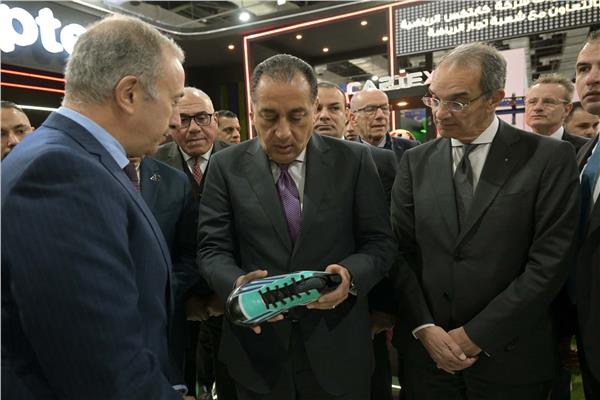 رئيس الوزراء خلال الجولة 