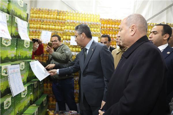 وزير التموين ومحافظ القاهرة يفتتحان معرض " أهلًا رمضان" بشارع السواح