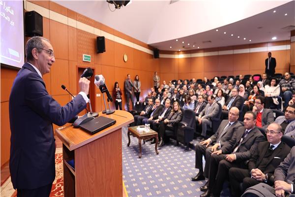 وزير الاتصالات ورشة عمل تطبيقات الذكاء الاصطناعى