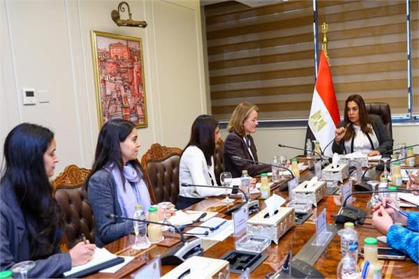 وزيرة التنمية المحلية خلال اللقاء