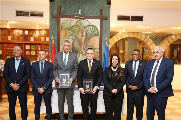 توقيع مذكرة تفاهم بين المحافظة وتنسيقية شباب الأحزاب