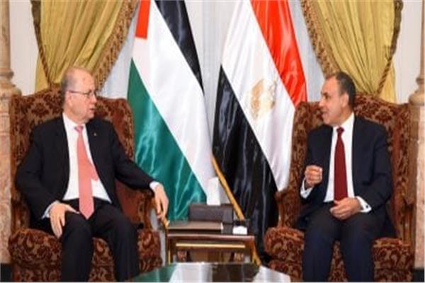 صورة من اللقاء