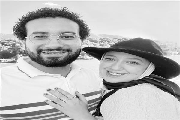 آية وزوجها