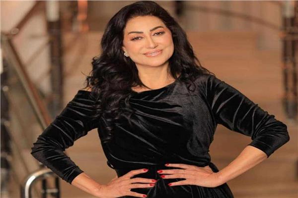  الفنانة وفاء عامر 
