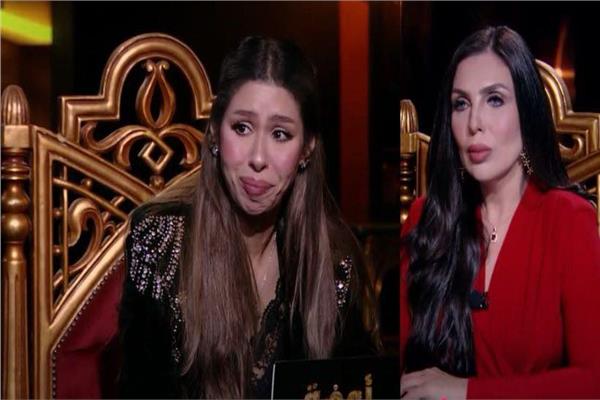 المطربة إيناس عز الدين وإنجي هشام