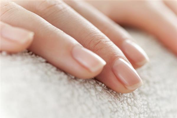 أطعمة تعزز صحة الأظافر