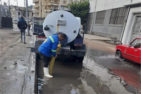 استمرار كسح أمطار الحسوم في الإسكندرية