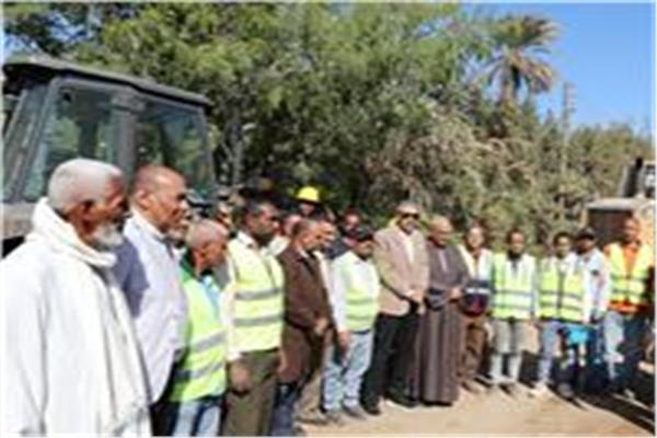 الدكتور إسماعيل كمال محافظ أسوان