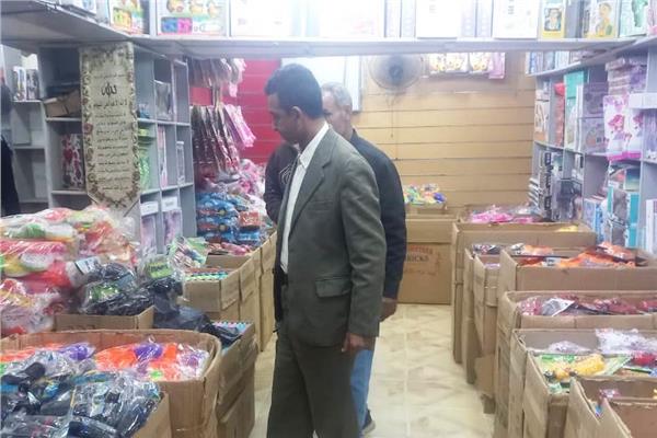 أسوان تواصل الحملات المكثفة بالمراكز والمدن لتطبيق قرار حظر وبيع وتداول الألعاب النارية