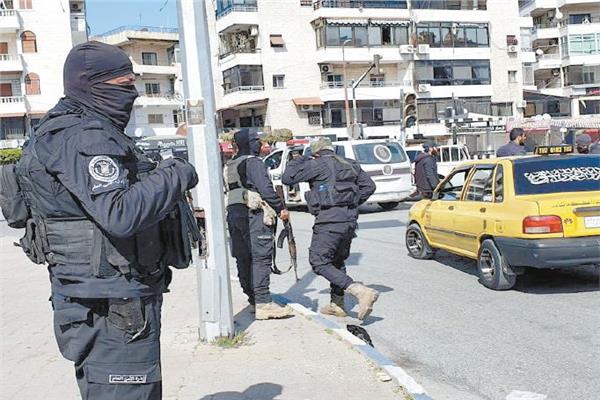 انتشار قوات الأمن فى أحياء مدينة اللاذقية