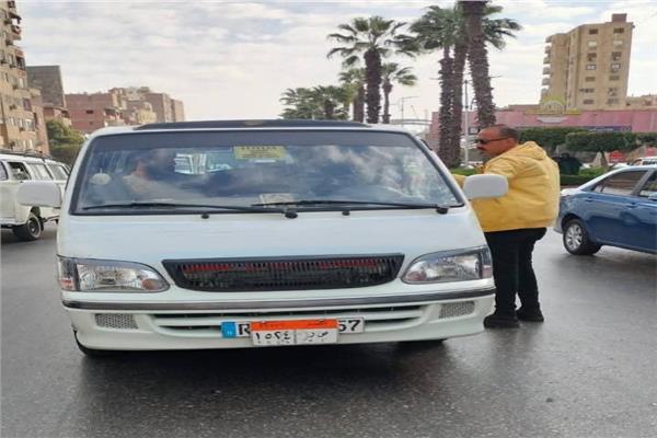 محافظة الجيزة تضبط 270 مخالفة تقسيم خطوط السير لسيارات السرفيس والتحفظ على 9 مركبات مخالفة