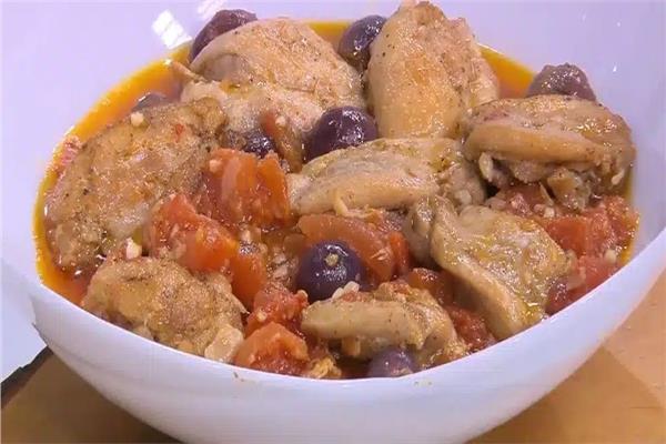  طريقة تحضير دجاج بالطماطم والزيتون