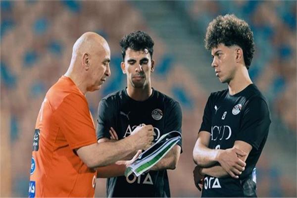 إمام عاشور وحسام حسن