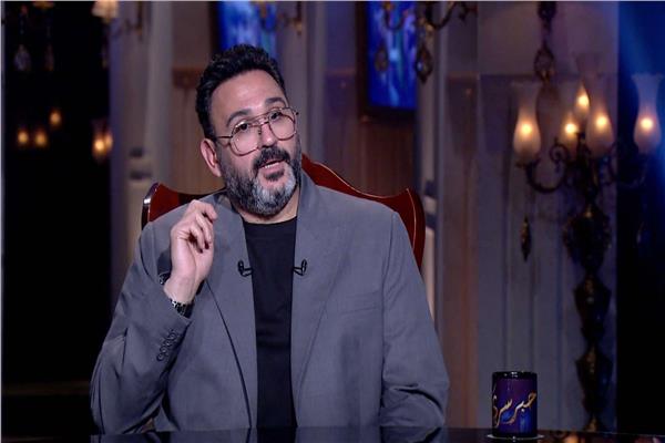 أكرم حسني