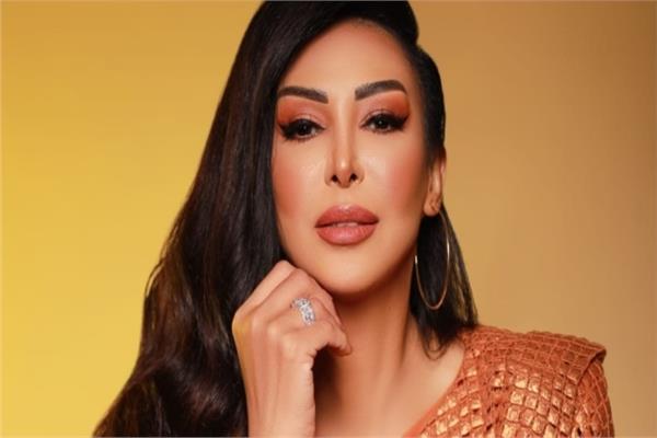المطربة شاهيناز