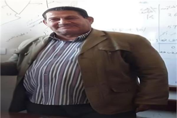 مدير مدرسة كفر مستناد الثانوية الفنية للبنات
