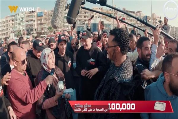محمد رمضان مع الفائزة