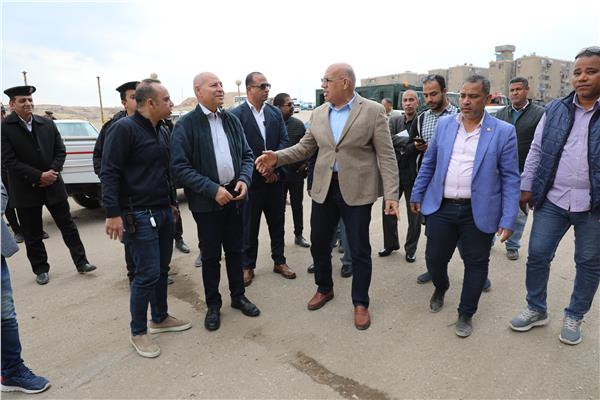 محافظ القاهرة يتفقد أعمال إخلاء وإزالة ١٥ عقارا بمنطقة شمال الحرفيين