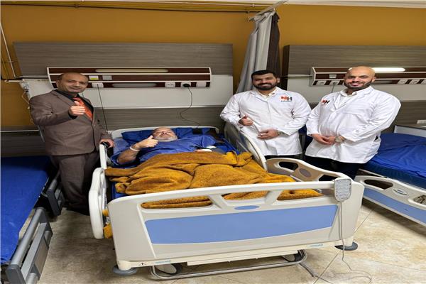 فريق طبي بالغردقة ينجح في إنقاذ سائح انجليزي من الشلل