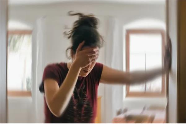  ما يسببه نقص فيتامين ب 12 لدى النساء
