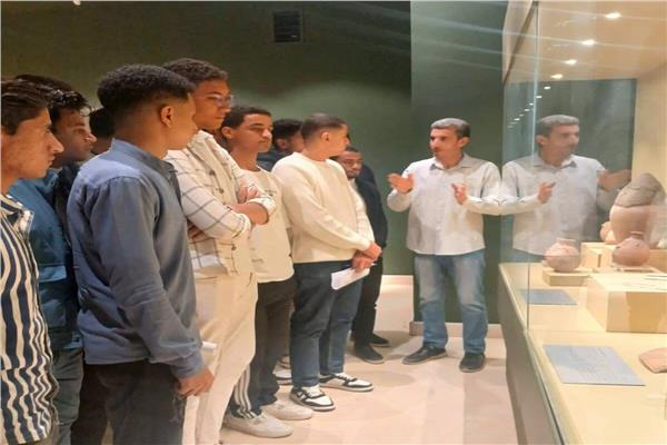 متحف سوهاج القومي يستقبل طلاب كلية الاثار بجامعة بسوهاج