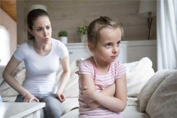  استراتيجيات فعالة لتهدئة طفلك الغاضب