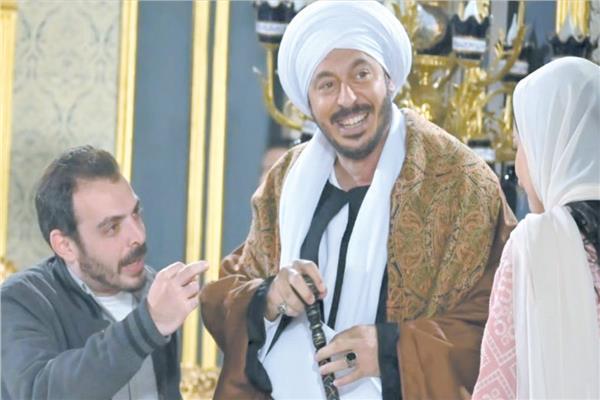 مصطفى شعبان و المخرج أحمد خالد أمين فى كواليس التصوير