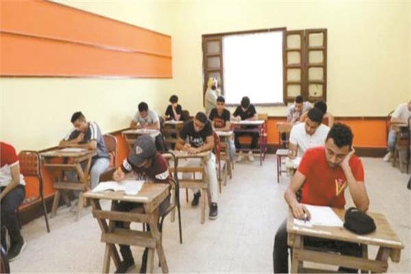 طلاب الثانوية العامة أثناء تأدية الامتحانات  «صورة أرشيفية»