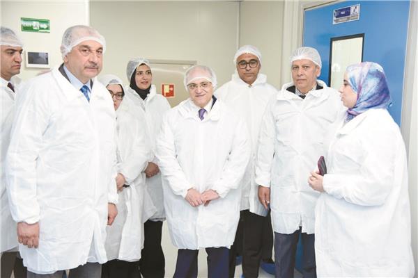 وزير قطاع الأعمال ورئيس هيئة الدواء خلال الجولة التفقدية