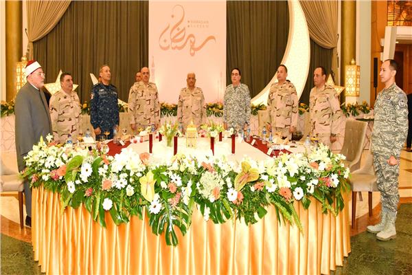 وزير الدفاع خلال حفل الاإفطار 