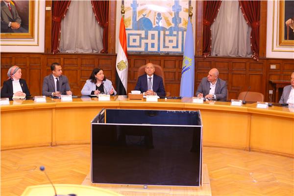محافظة القاهرة ووزارة التضامن الاجتماعي تبحثان التوسع في منظومة الحضانات