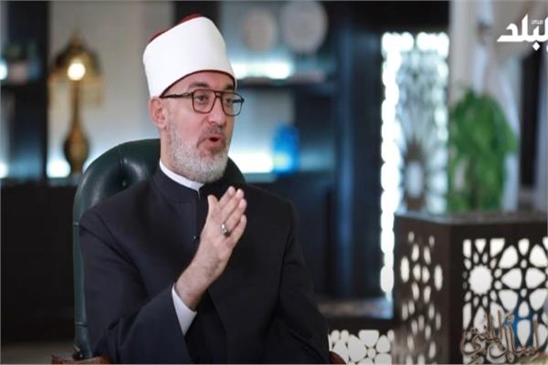 الأستاذ نظير عياد 
