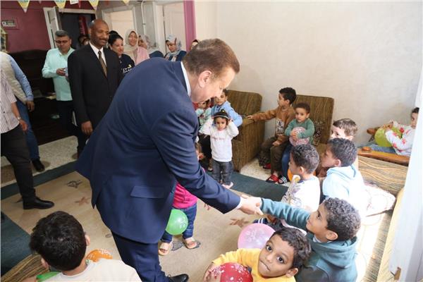 محافظ المنوفية يزور دار الحضانة الإيوائية للأيتام