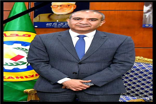 اللواء محمد صلاح أبو كريشة السكرتير العام للمحافظة