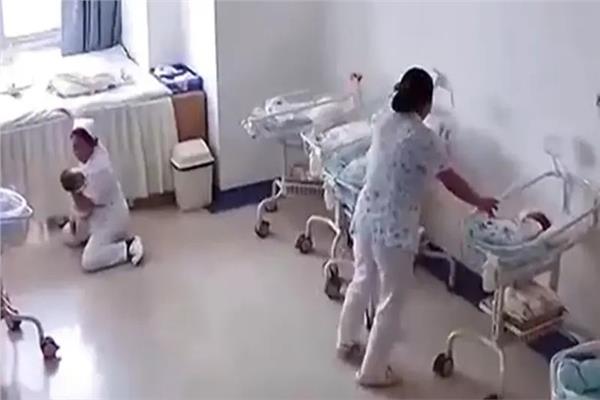 ممرضتين يتعرضاً للخطر في زالزال ميانمار