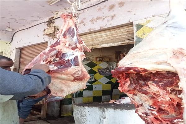 بيطرى الأقصر يضبط ١٨٥ كيلو جرام لحوم مذبوحة خارج المجازر بإسنا