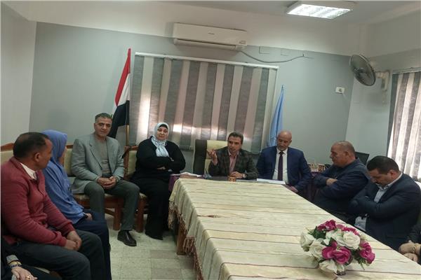 وكيل تعليم كفر الشيخ يناقش تطبيق نظام البوكليت على الإعدادية
